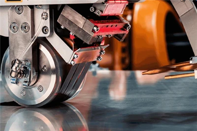 Gelecekte tam otomatik üretim süreçleri kullanılarak karbon fiber şekilli par...